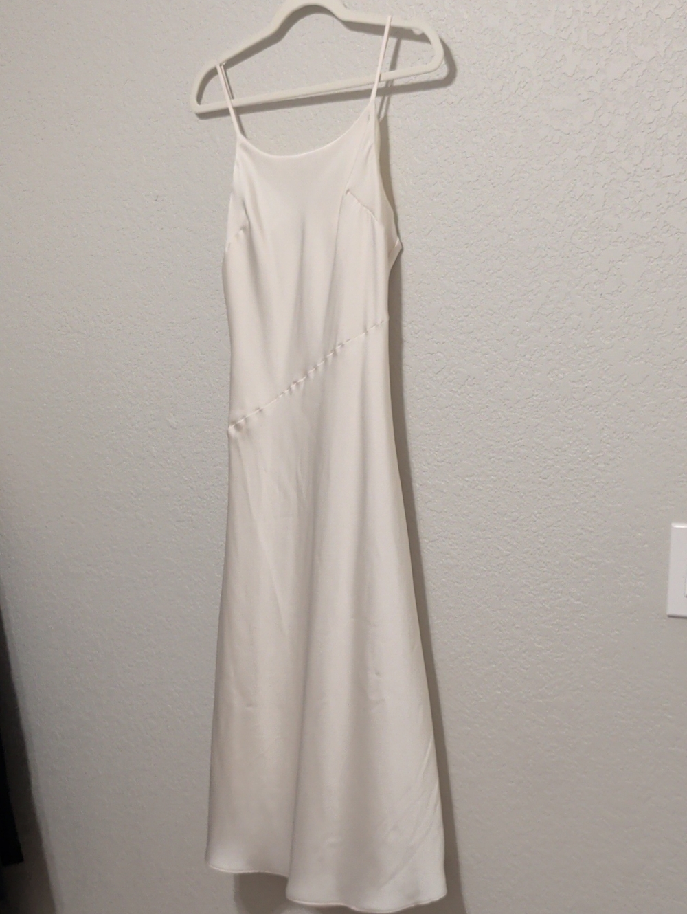 Express ivory cream satin sleeveless midi slip dress - Picture 2 of 6